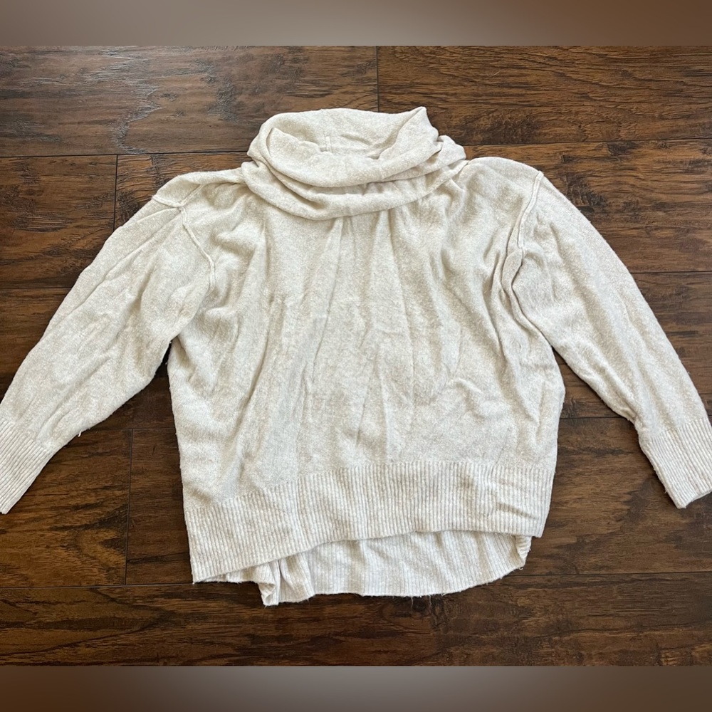 American Eagle sweater, size S